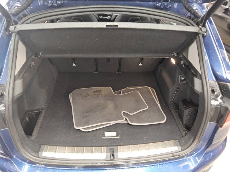 BMW X1 xDrive25d automatik Sport Line • LED — 11