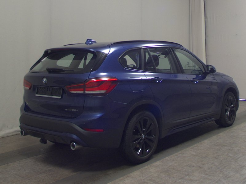 BMW X1 xDrive25d automatik Sport Line • LED — 4