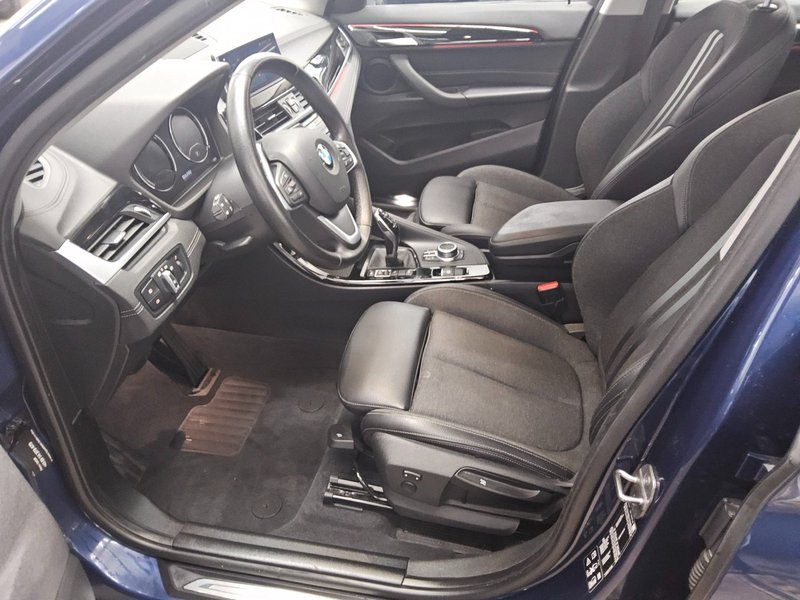 BMW X1 xDrive25d automatik Sport Line • LED — 8