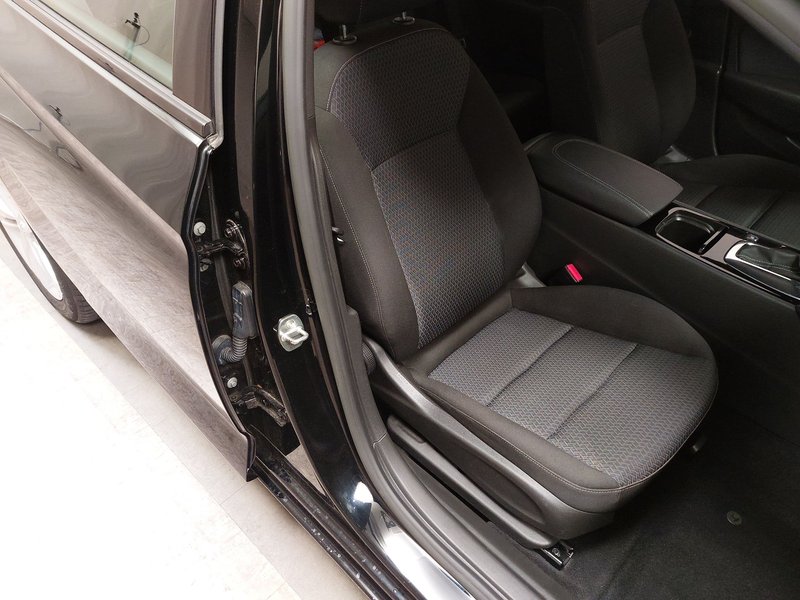 Opel Insignia ST 1.5 D Business automatik • LED • navigacija — 10