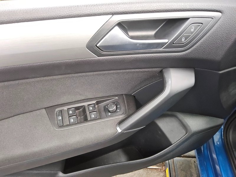 Volkswagen Touran 2.0 TDI automatik Comfortline • ACC • navigacija — 10