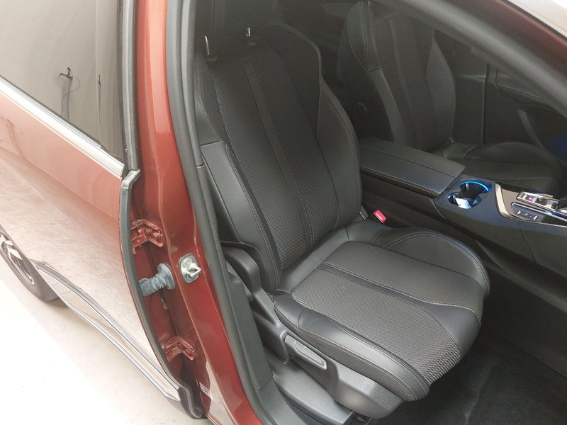 Peugeot 5008 1.2 PureTech GT-Line automatik • panorama • ACC — 10