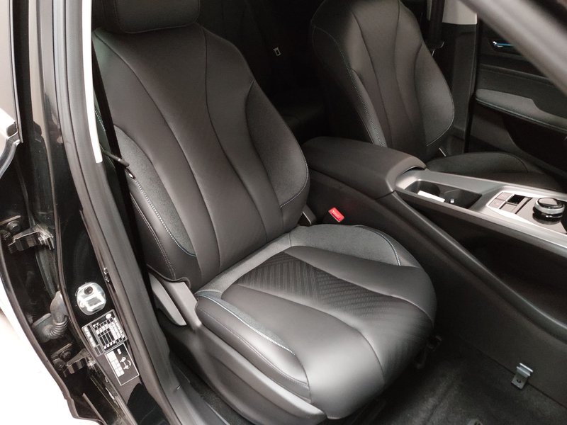 MG5 Electric Comfort • 360° kamera • ACC — 10