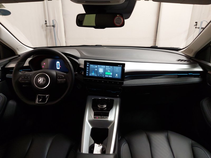 MG5 Electric Comfort • 360° kamera • ACC — 16