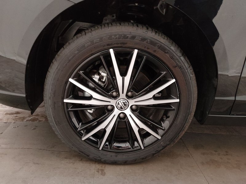 MG5 Electric Comfort • 360° kamera • ACC — 8