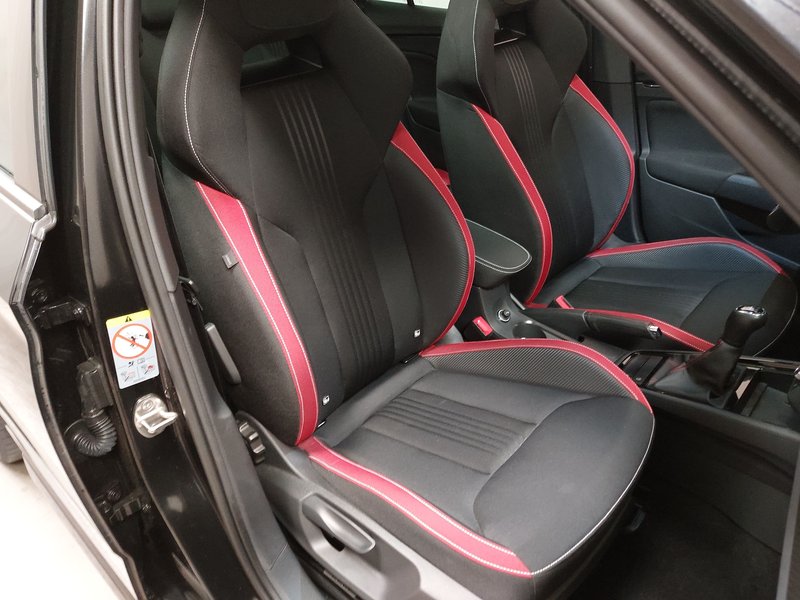 Škoda Kamiq 1.5 TSI Monte Carlo • panorama • LED — 10