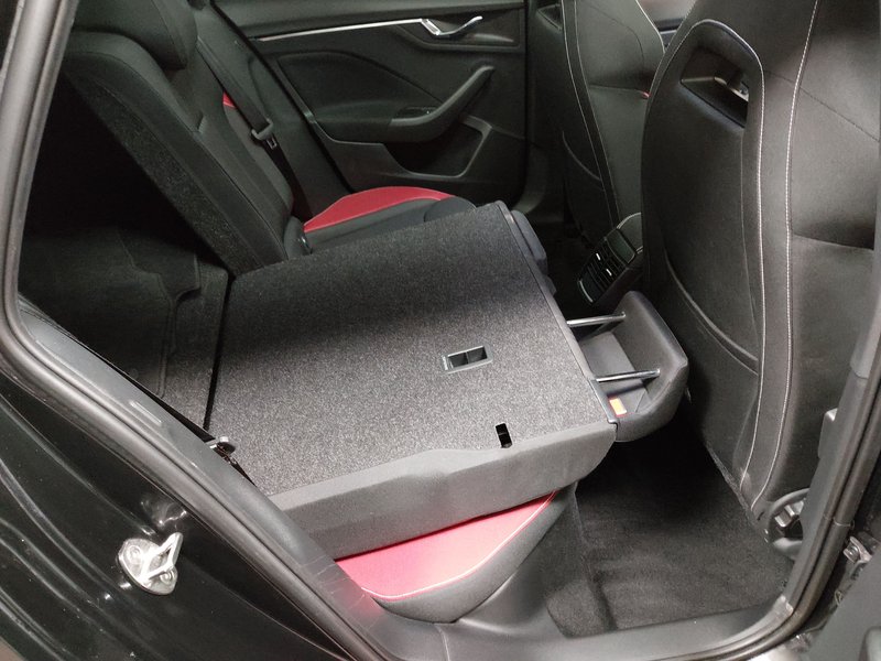 Škoda Kamiq 1.5 TSI Monte Carlo • panorama • LED — 11