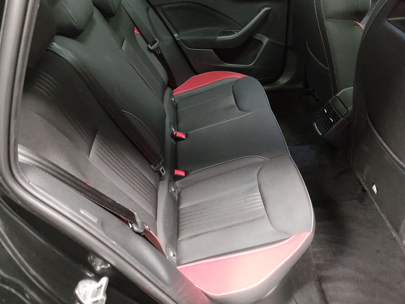 Škoda Kamiq 1.5 TSI Monte Carlo • panorama • LED — 12