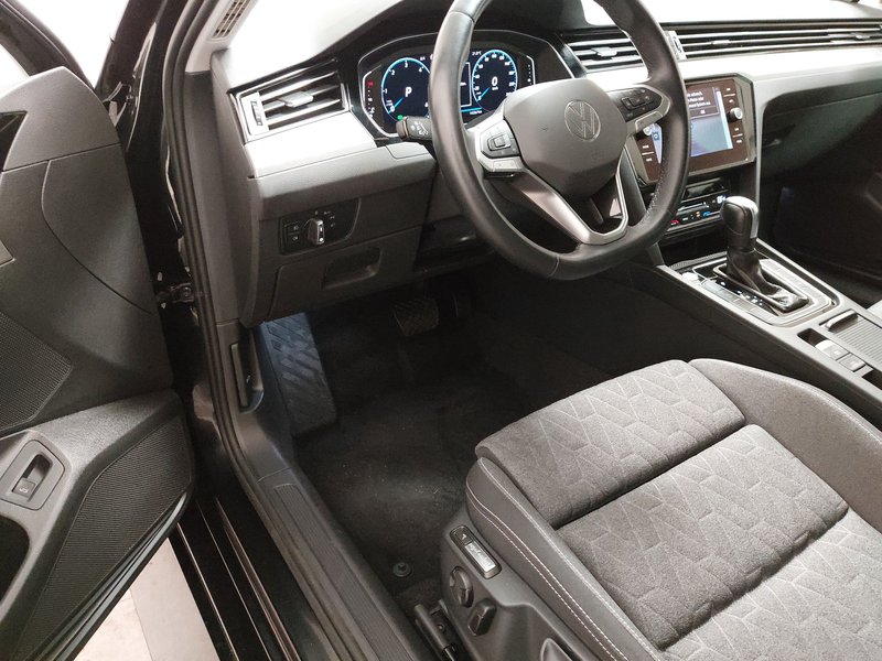 Volkswagen Passat Variant 2.0 TDI Business • ACC • električna peta vrata — 6