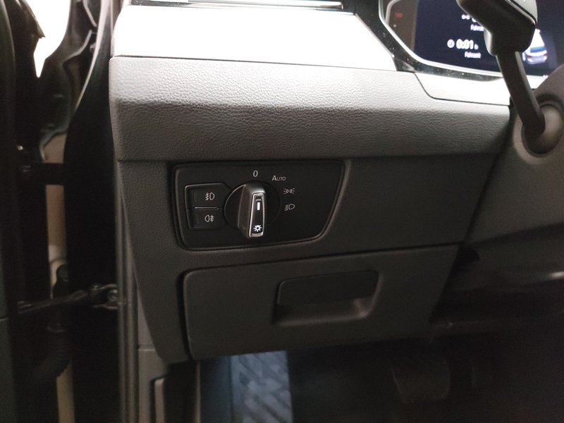 Volkswagen Passat Variant 2.0 TDI Business • ACC • električna peta vrata — 7