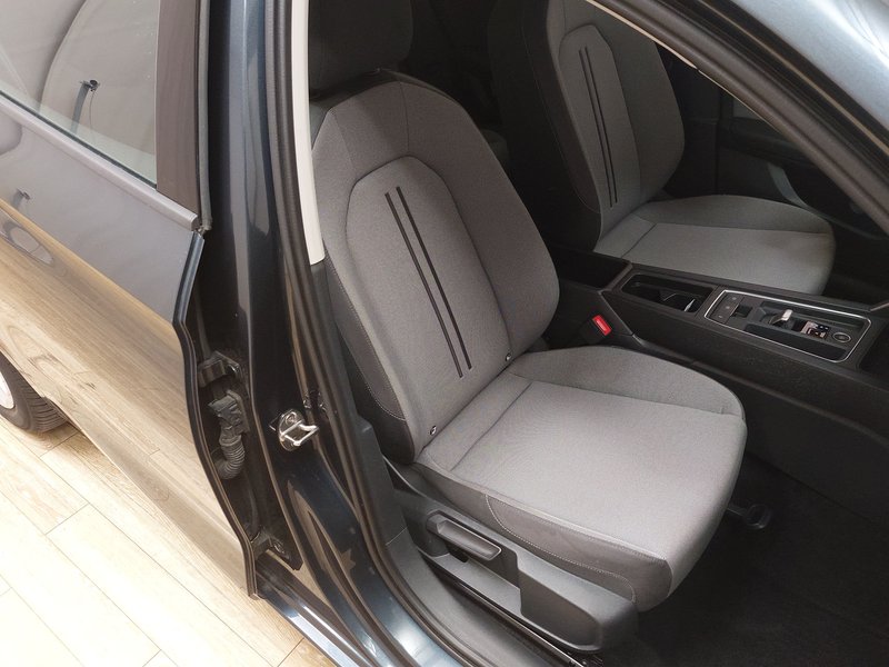 SEAT Leon Sportstourer 2.0 TDI automatik Style • ACC • Full LED — 10