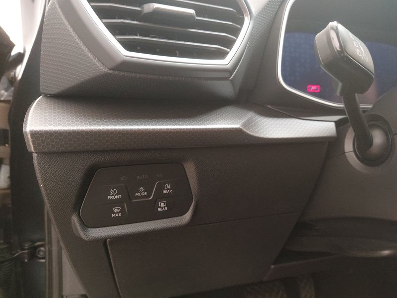 SEAT Leon Sportstourer 2.0 TDI automatik Style • ACC • Full LED — 7
