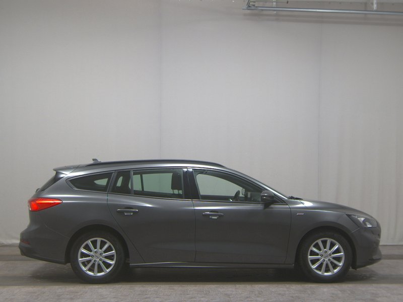 Ford Focus Turnier 1.5 EcoBoost automatik • LED • navi