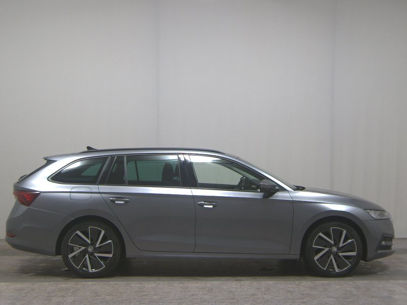 Škoda Octavia Kombi 2.0 TDI automatik Ambition • ACC • AHK