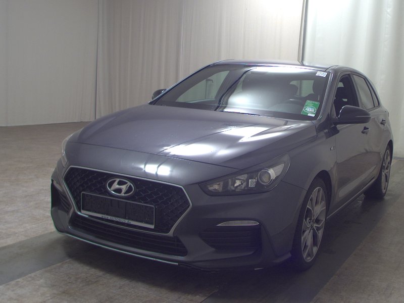 Hyundai i30 1.4 T-GDI N-Line automatik • bežično punjenje • navigacija — 2
