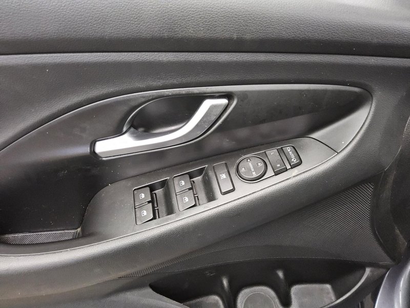 Hyundai i30 1.4 T-GDI N-Line automatik • bežično punjenje • navigacija — 9