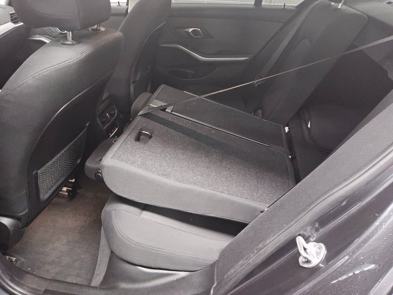 BMW 320d automatik Advantage • LED — 13