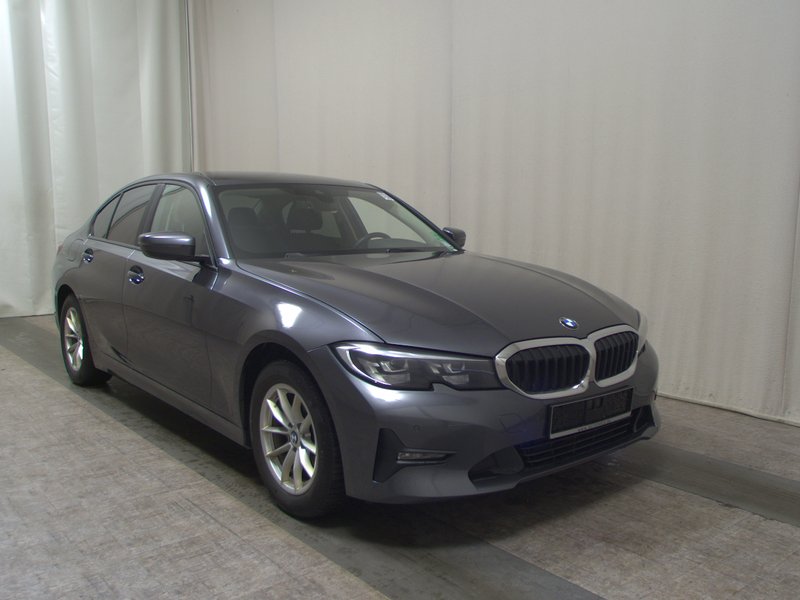BMW 320d automatik Advantage • LED — 3
