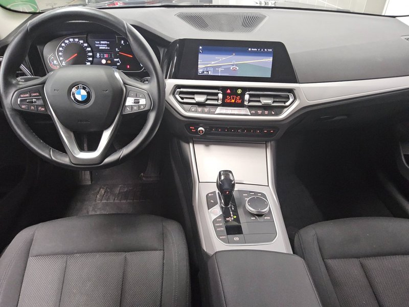 BMW 320d automatik Advantage • LED — 5