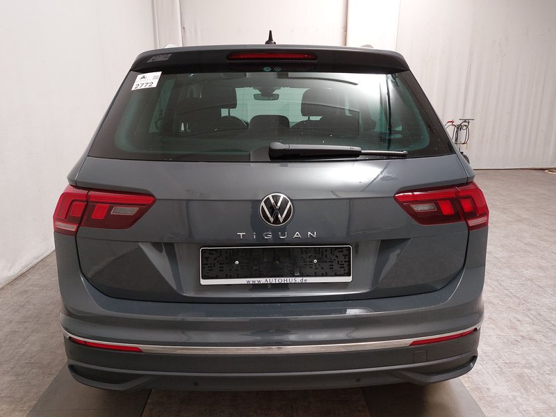 Volkswagen Tiguan 2.0 TDI automatik Active • HUD • Full LED — 14