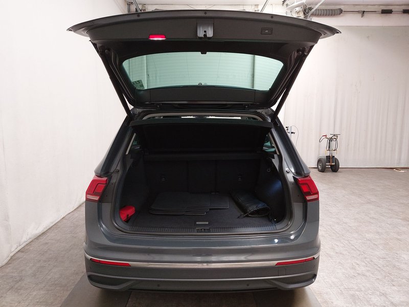 Volkswagen Tiguan 2.0 TDI automatik Active • HUD • Full LED — 17
