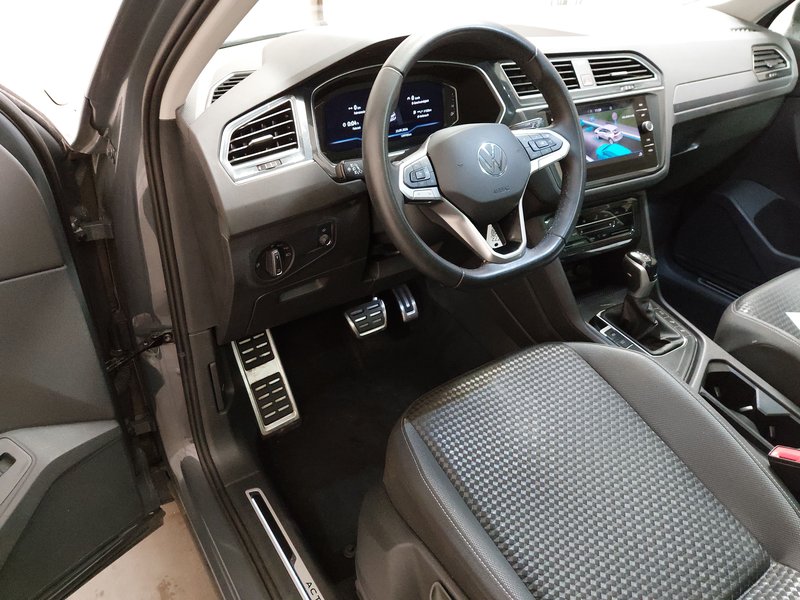 Volkswagen Tiguan 2.0 TDI automatik Active • HUD • Full LED — 6