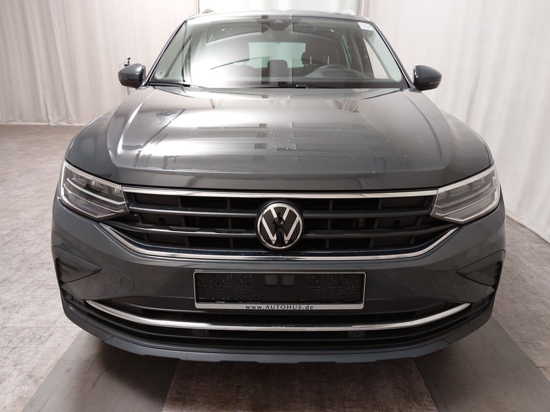 Volkswagen Tiguan 2.0 TDI automatik Active • HUD • Full LED — 9