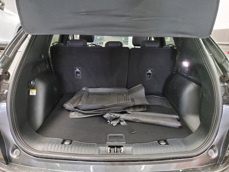 Ford Kuga 2.0 EcoBlue Titanium automatik • panorama • ACC — 12