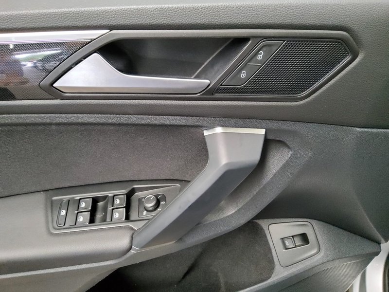 Volkswagen Tiguan 2.0 TDI automatik Life • ACC • 360° kamera — 10