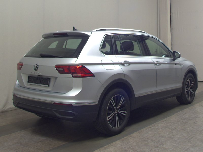 Volkswagen Tiguan 2.0 TDI automatik Life • ACC • 360° kamera — 4