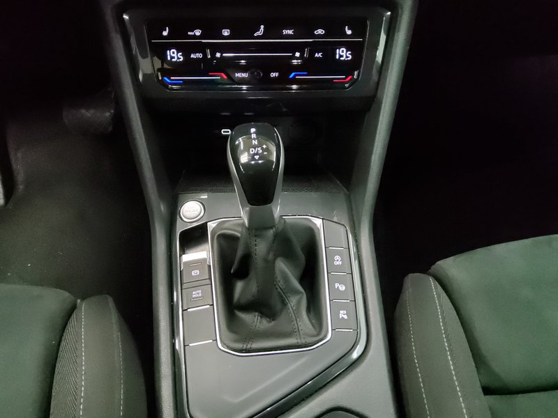 Volkswagen Tiguan 2.0 TDI automatik Life • ACC • 360° kamera — 6