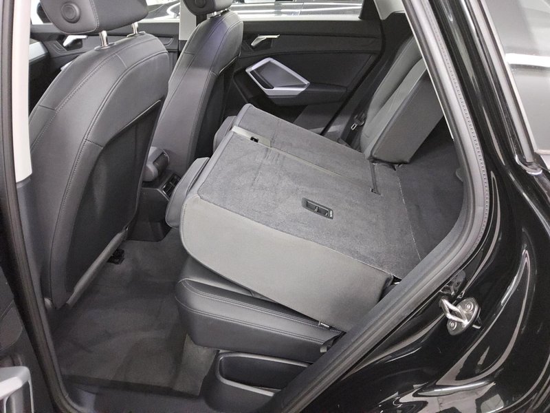 Audi Q3 35 TDI automatik advanced • Full LED • koža — 13