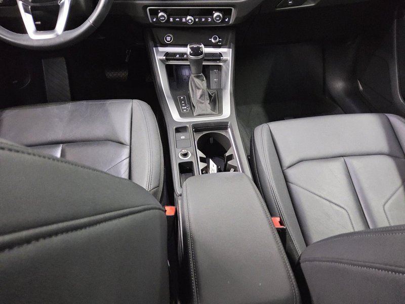 Audi Q3 35 TDI automatik advanced • Full LED • koža — 6