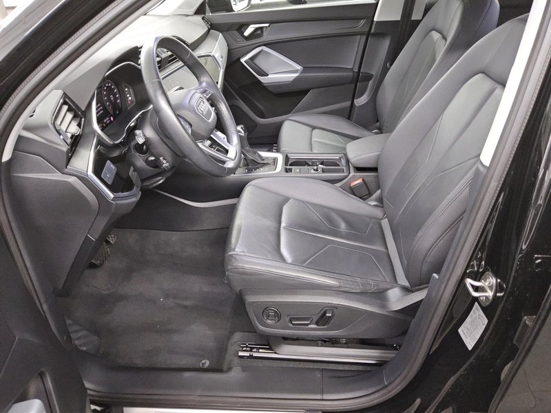 Audi Q3 35 TDI automatik advanced • Full LED • koža — 9