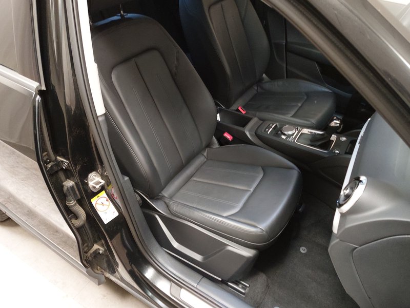 Audi Q2 2.0 TDI • ACC • električna peta vrata — 10