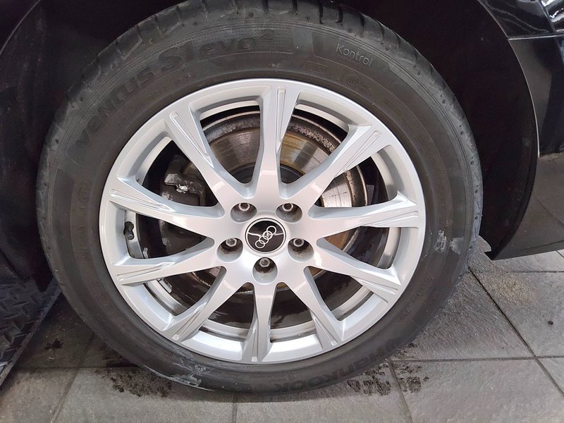 Audi A4 Avant 40 TDI automatik • ACC • LED — 10