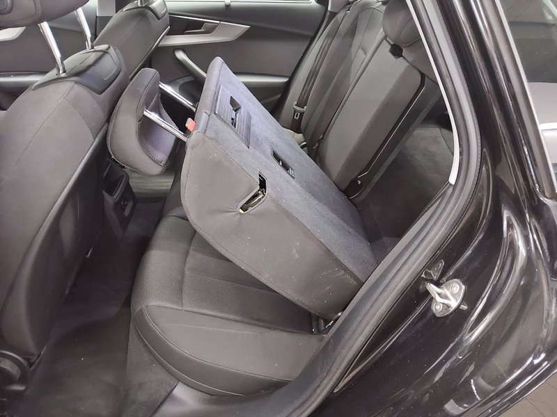 Audi A4 Avant 40 TDI automatik • ACC • LED — 12