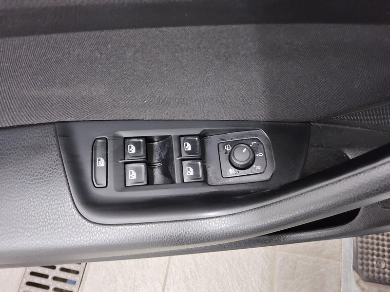 Volkswagen Passat Variant 2.0 TDI automatik Business • bežično punjenje • ACC — 10