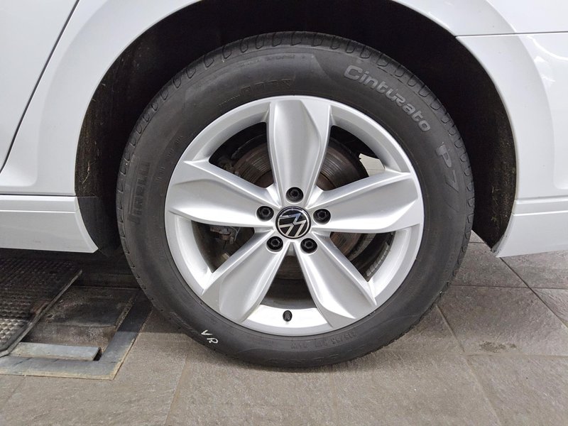 Volkswagen Passat Variant 2.0 TDI automatik Business • bežično punjenje • ACC — 11