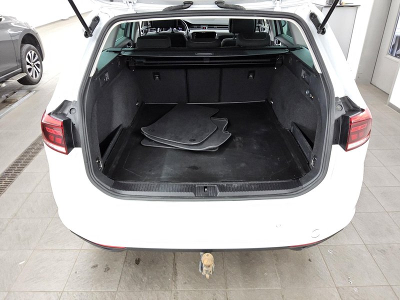 Volkswagen Passat Variant 2.0 TDI automatik Business • bežično punjenje • ACC — 12