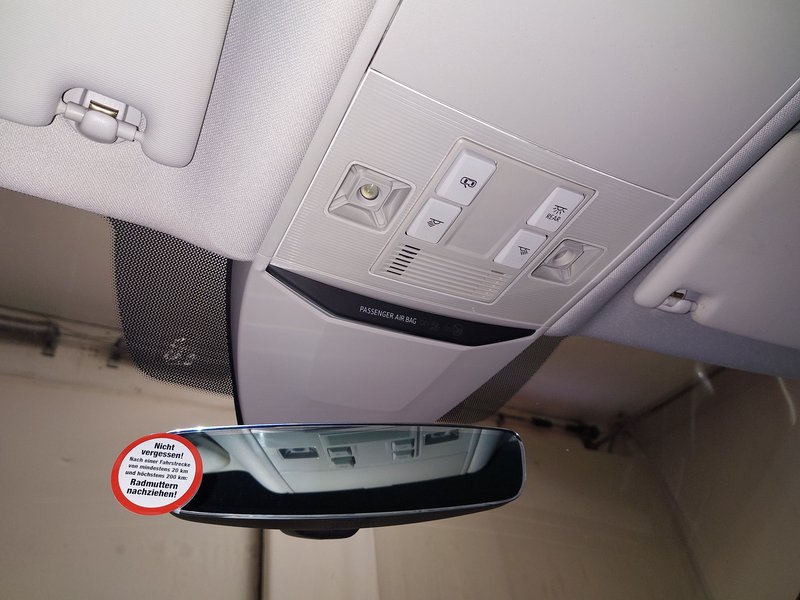 Volkswagen Passat Variant 2.0 TDI automatik Business • Kuka za vuču (zakretna) — 13
