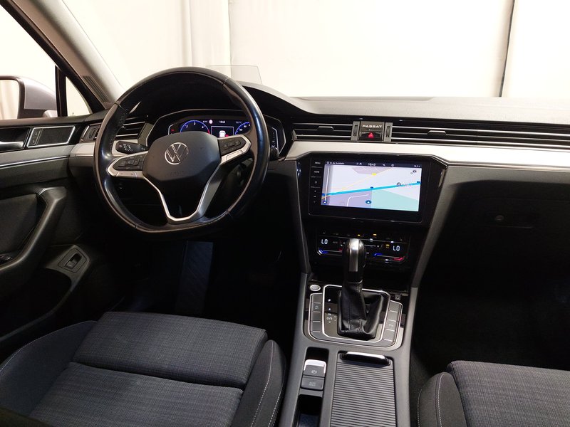 Volkswagen Passat Variant 2.0 TDI automatik Business • Kuka za vuču (zakretna) — 18