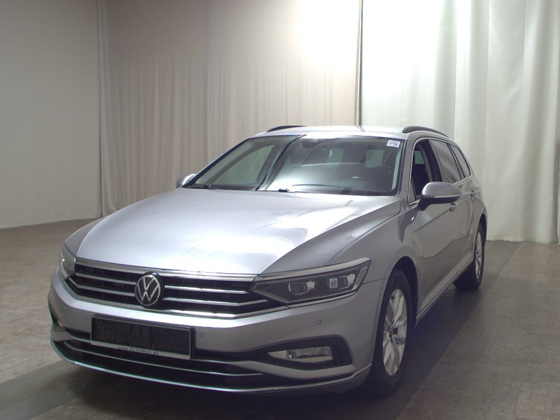 Volkswagen Passat Variant 2.0 TDI automatik Business • Kuka za vuču (zakretna) — 2