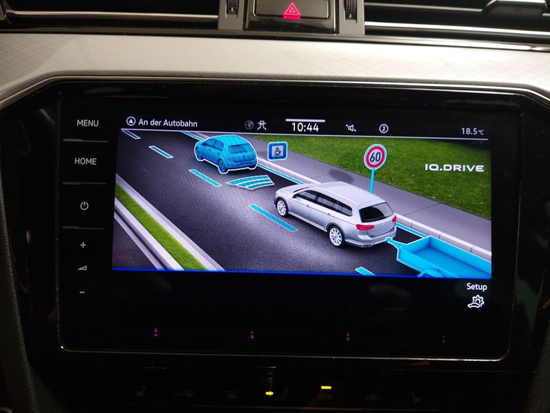 Volkswagen Passat Variant 2.0 TDI automatik Business • Kuka za vuču (zakretna) — 21