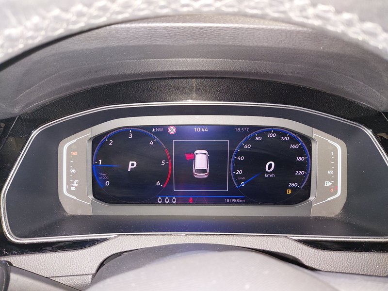 Volkswagen Passat Variant 2.0 TDI automatik Business • Kuka za vuču (zakretna) — 22