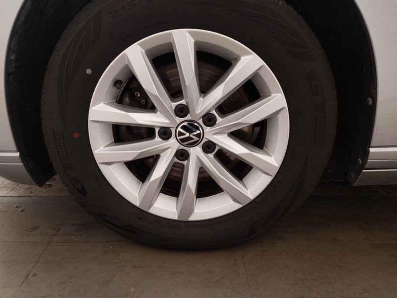 Volkswagen Passat Variant 2.0 TDI automatik Business • Kuka za vuču (zakretna) — 8