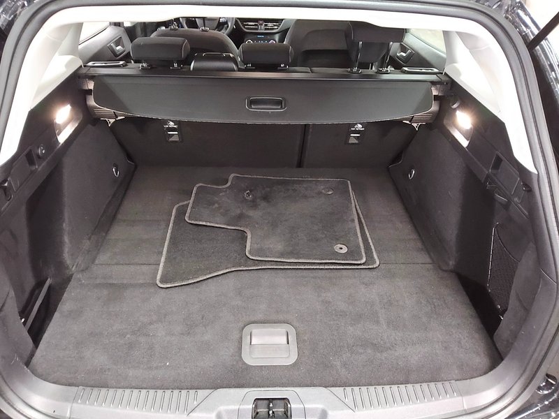 Ford Focus Turnier 1.5 EcoBlue Cool&Connect • LED • navigacija — 11