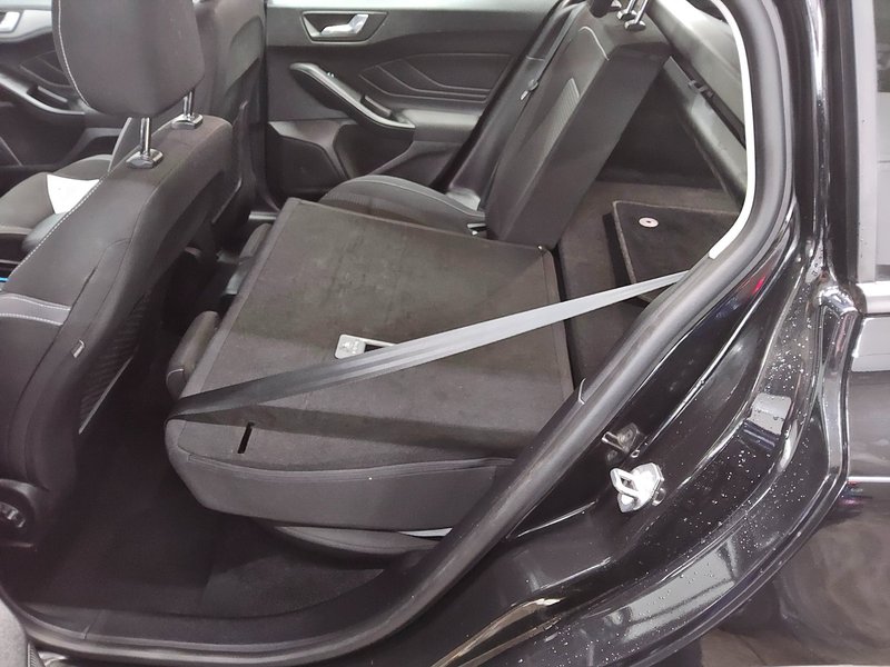 Ford Focus Turnier 1.5 EcoBlue Cool&Connect • LED • navigacija — 12