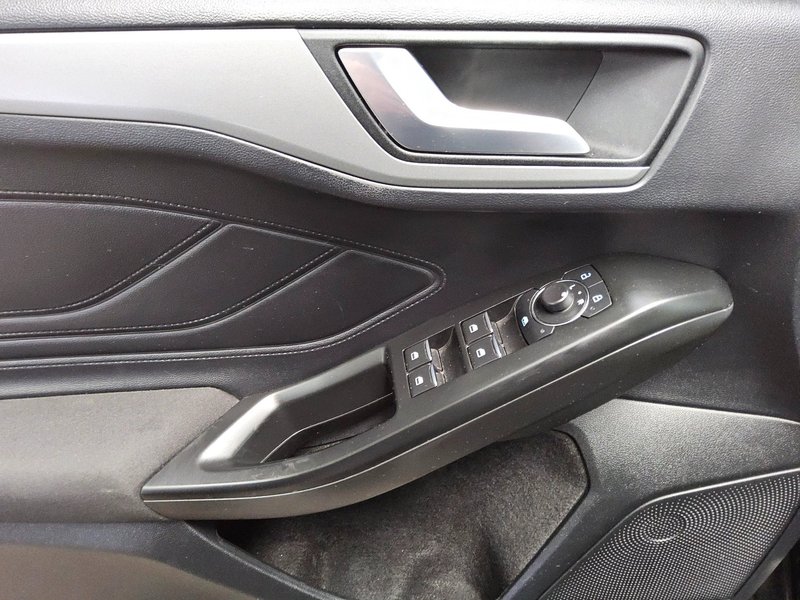 Ford Focus Turnier 1.5 EcoBlue Cool&Connect • LED • navigacija — 9