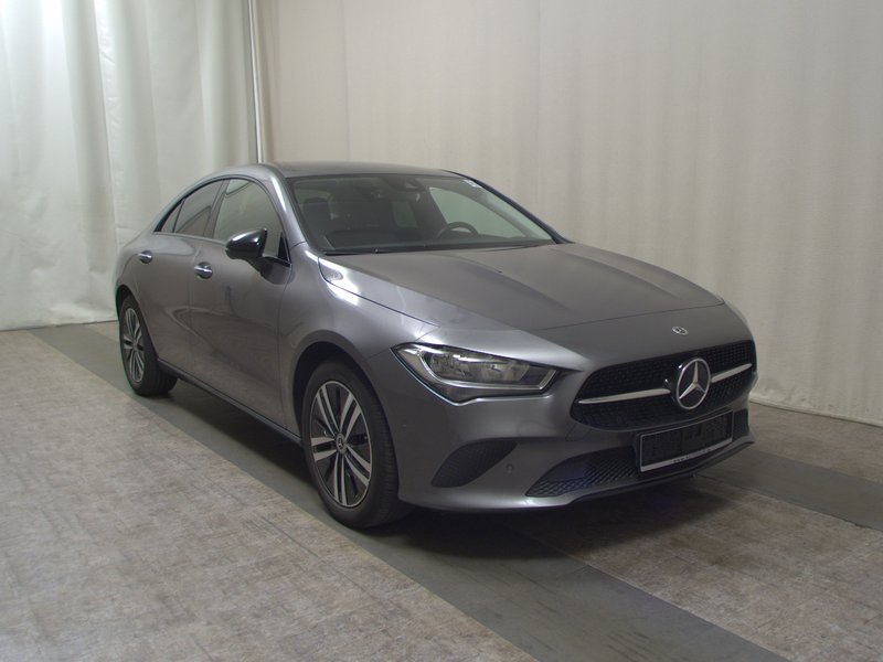 Mercedes-Benz CLA 220 d automatik Progressive • 360° kamera — 3